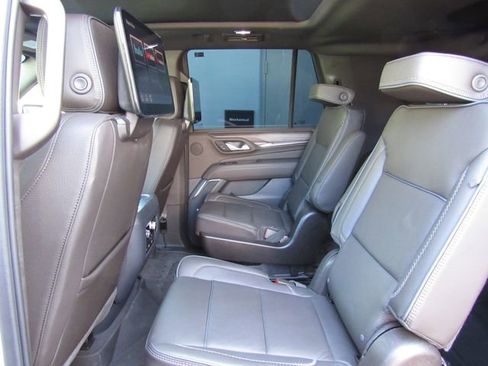 Used 2023 GMC Yukon Denali w/ Denali Reserve Package AWD/4WD image 15