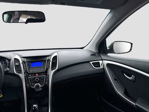 Used 2014 Hyundai Elantra GT image 23