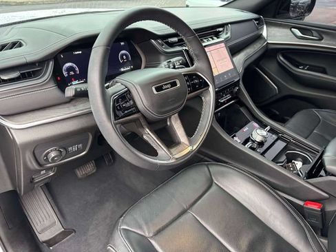 Used 2023 Jeep Grand Cherokee Overland w/ MOPAR Finishing Package AWD/4WD image 8