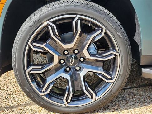 New 2026 Chevrolet Suburban RST w/ RST Capability Package image 8