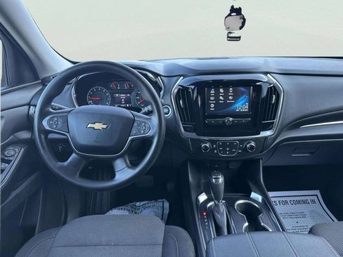 Used 2019 Chevrolet Traverse LS FWD image 17