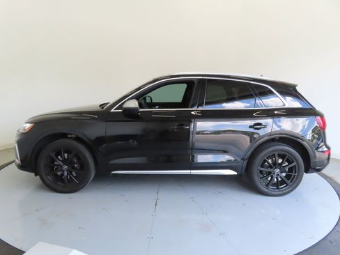 Used 2023 Audi SQ5 Premium Plus w/ Premium Plus Package image 9