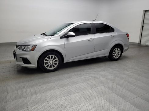 Used 2019 Chevrolet Sonic LT w/ Convenience Package image 2