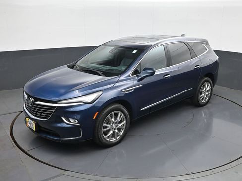 Used 2023 Buick Enclave Premium w/ Experience Buick Package FWD image 14