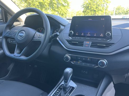 Certified 2025 Nissan Altima 2.5 S FWD image 4