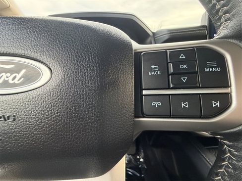 Used 2024 Ford Expedition Max XLT image 24