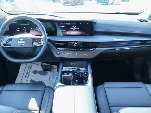 Certified 2025 Nissan Murano SV image 6