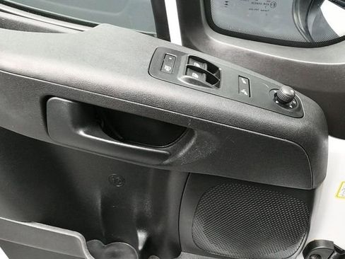 Used 2025 RAM ProMaster 2500 w/ Convenience Group image 18