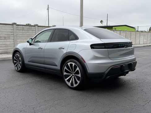 Used 2024 Porsche Macan 4 Electric image 3