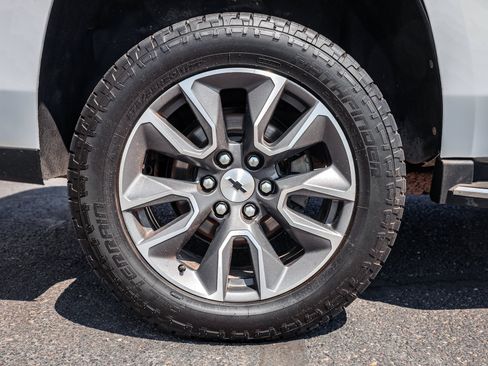 Used 2017 GMC Yukon Denali AWD/4WD image 8