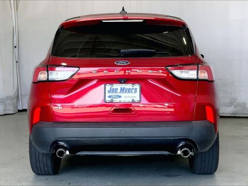 Used 2022 Ford Escape SE w/ SE Sport Appearance Package FWD image 4
