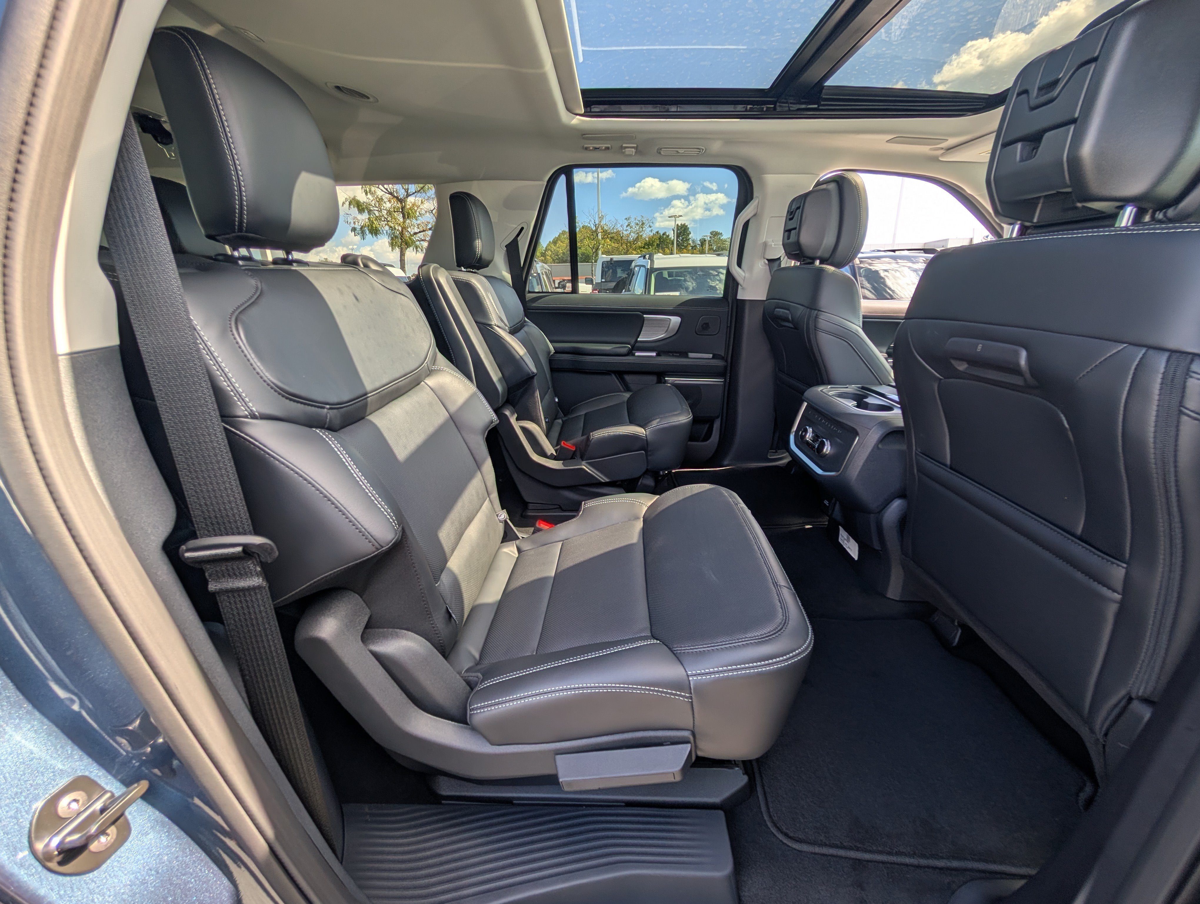 New 2027 Ford Expedition Max Platinum w/ Driver's Package AWD/4WD image 7