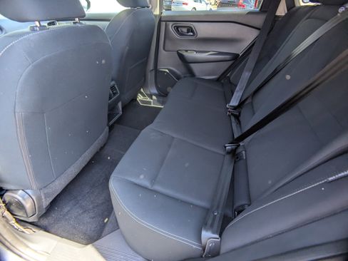 Used 2024 Nissan Rogue S FWD image 14