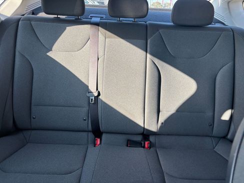 Used 2025 Kia K4 LXS image 37