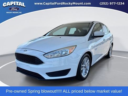Used 2018 Ford Focus SE FWD image 1