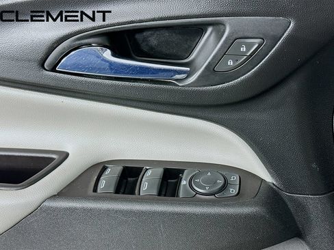 Used 2022 Chevrolet Equinox LS FWD image 24
