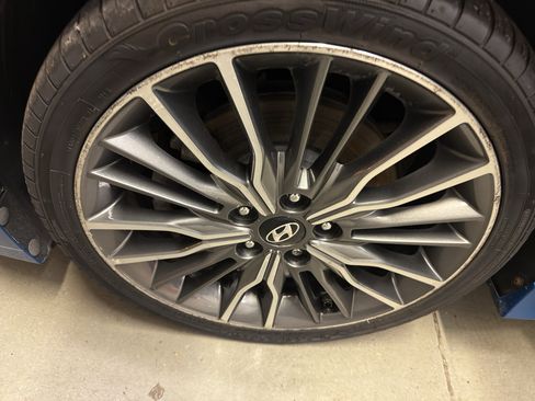 Used 2017 Hyundai Elantra Sport FWD image 31