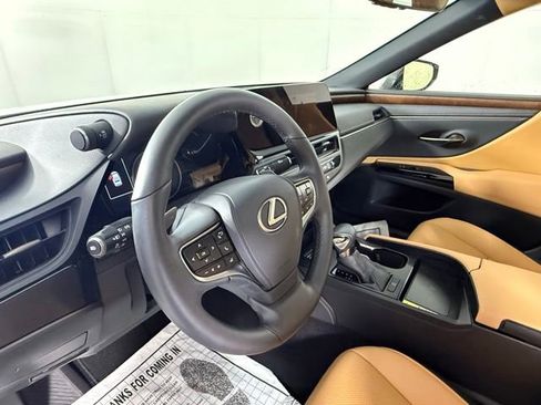 Used 2025 Lexus ES 350 w/ Premium Package FWD image 19