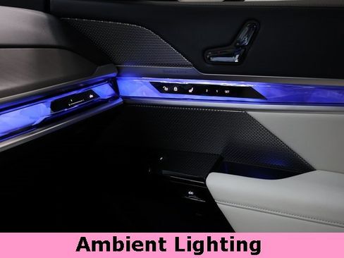 Used 2024 BMW 760i xDrive w/ Executive Package image 32