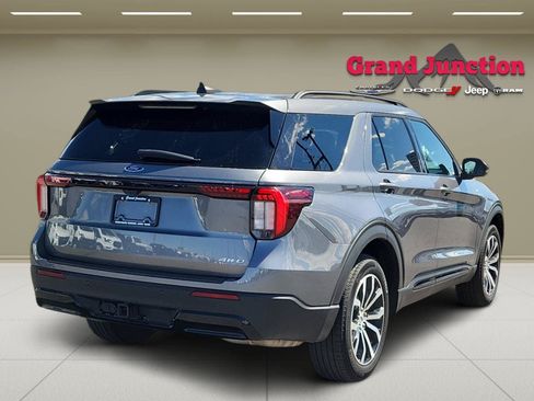 Used 2025 Ford Explorer ST-Line AWD/4WD image 4