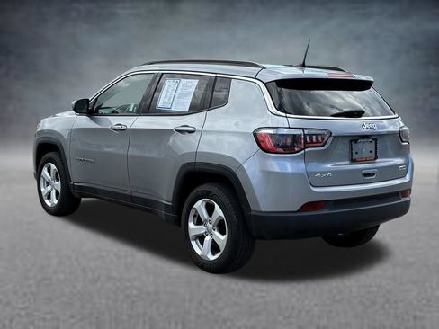 Used 2019 Jeep Compass Latitude w/ Cold Weather Group AWD/4WD image 3