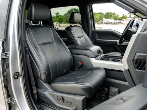 Used 2022 Ford F250 Lariat w/ Black Appearance Package AWD/4WD image 37