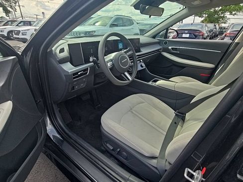 Used 2025 Hyundai Sonata SEL FWD image 6