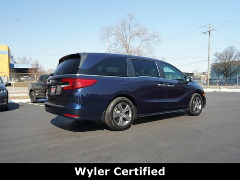 Used 2024 Honda Odyssey EX image 3