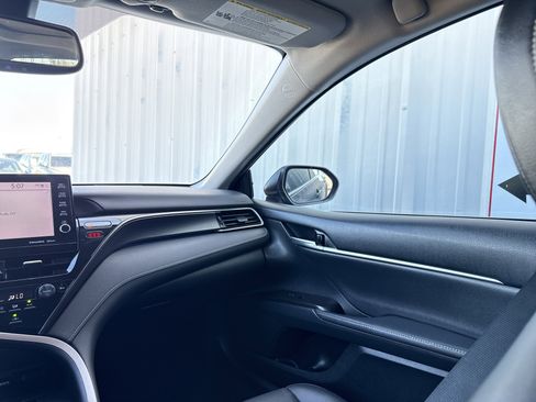 Used 2022 Toyota Camry XSE image 21