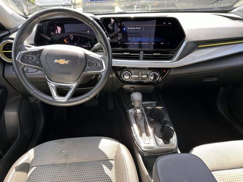 Used 2024 Chevrolet Trax LT w/ Driver Confidence Package FWD image 14