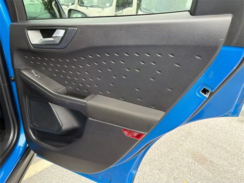 Used 2020 Ford Escape SE image 16