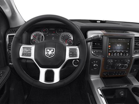 Used 2014 RAM 2500 Laramie w/ Convenience Group AWD/4WD image 9