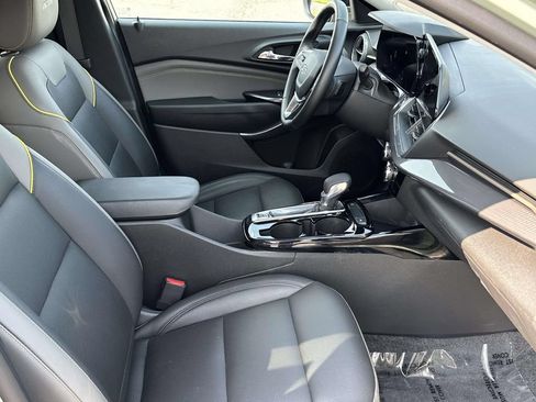 Used 2025 Chevrolet Trax ACTIV w/ Driver Confidence Package FWD image 9