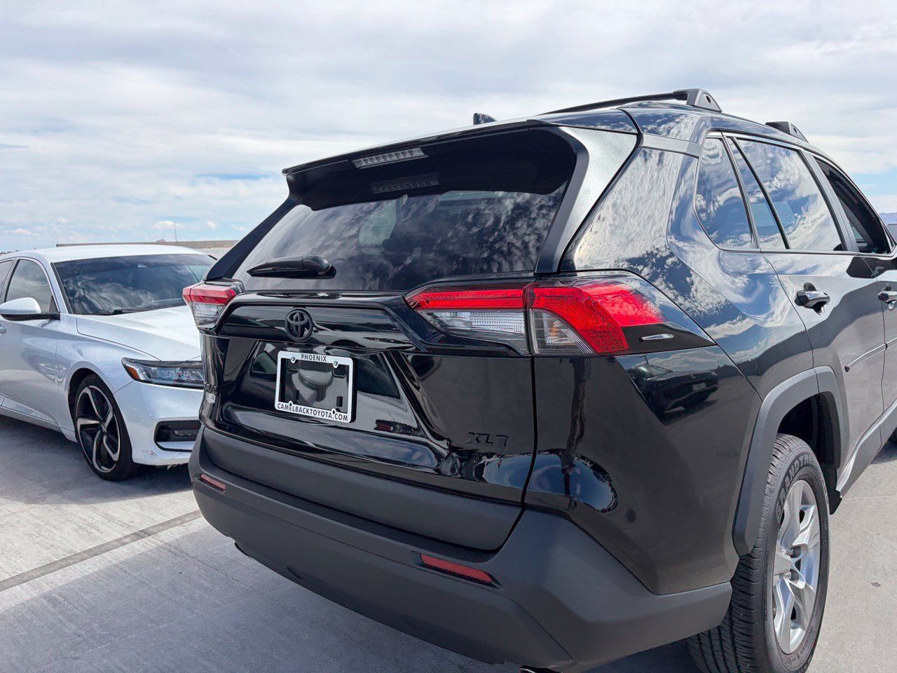 Used 2025 Toyota RAV4 XLE FWD image 4