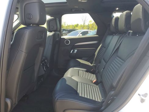 Used 2025 Land Rover Discovery Dynamic SE AWD/4WD image 31