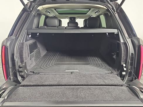 Used 2023 Land Rover Range Rover First Edition image 25
