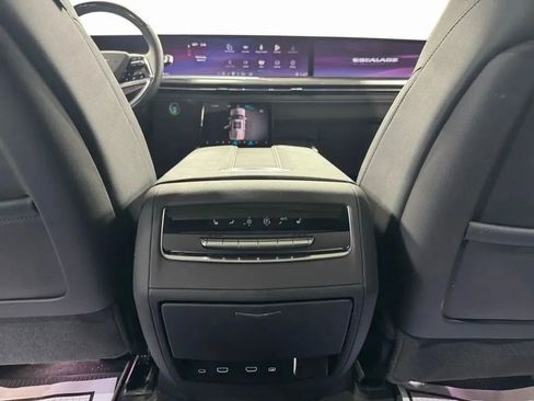 Used 2025 Cadillac Escalade Premium Luxury w/ Touring Package image 16