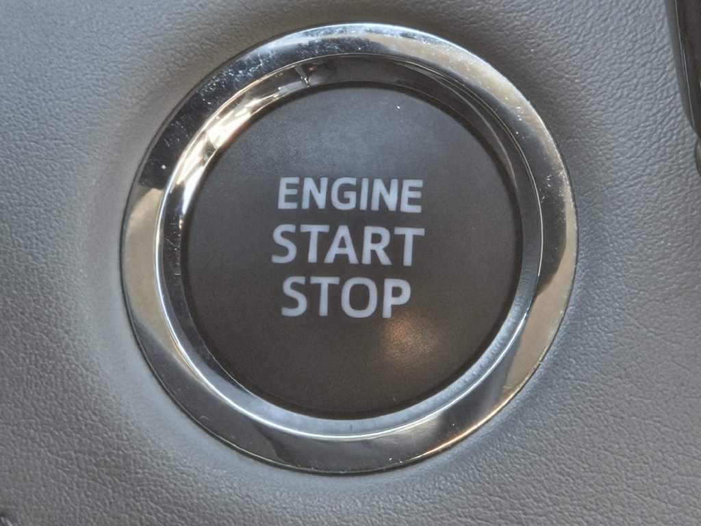 Used 2023 Toyota Highlander XLE FWD image 22
