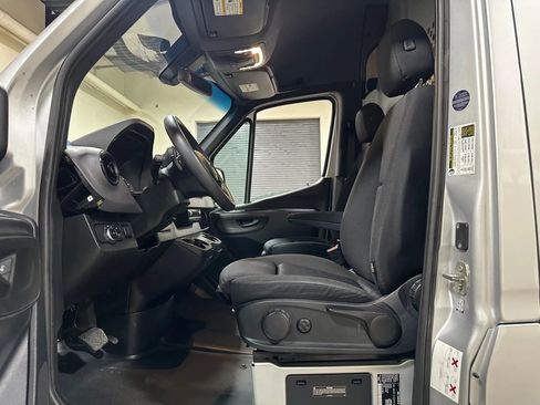 Used 2019 Mercedes-Benz Sprinter 4x4 170 image 17