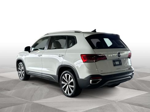 Certified 2023 Volkswagen Taos SE w/ Panoramic Sunroof Package FWD image 6