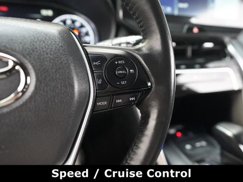 Used 2022 Toyota Venza Limited image 23