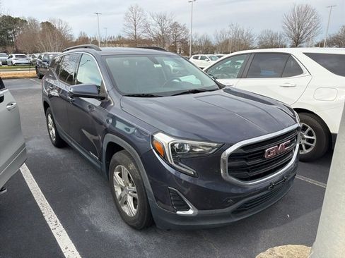 Used 2019 GMC Terrain SLE w/ Driver Convenience Package image 4