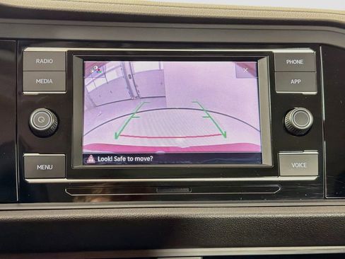 Certified 2023 Volkswagen Jetta SE w/ Panoramic Sunroof Package FWD image 13