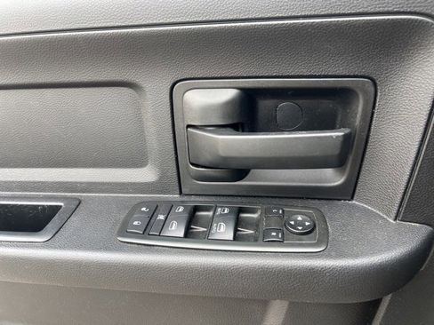 Used 2015 RAM 3500 Tradesman w/ Chrome Appearance Group image 12