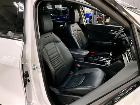 Used 2023 Kia Sportage SX image 9