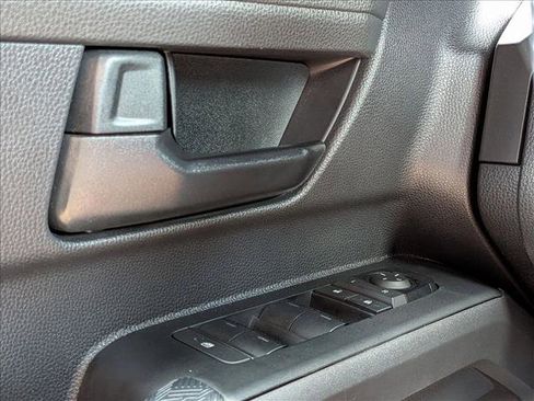 Used 2024 Toyota Tacoma SR AWD/4WD image 4