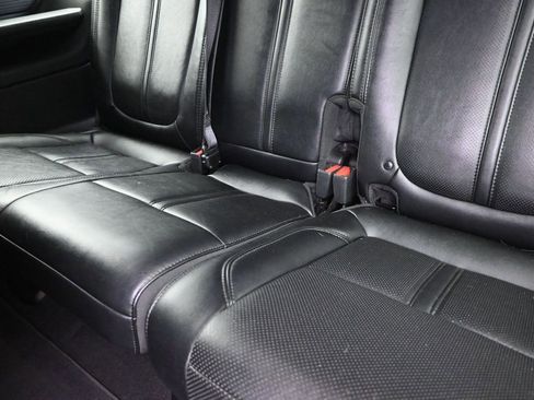 Used 2024 Jeep Wagoneer L Series II w/ Flexible Seating Group AWD/4WD image 17