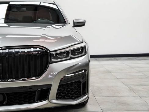 Used 2022 BMW 750i xDrive w/ Luxury Rear Seating Package AWD/4WD image 8