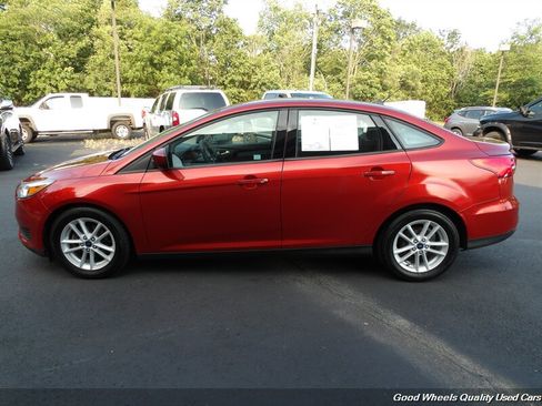 Used 2018 Ford Focus SE FWD image 8