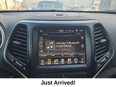 Used 2014 Jeep Cherokee Trailhawk w/ Comfort/Convenience Group image 7